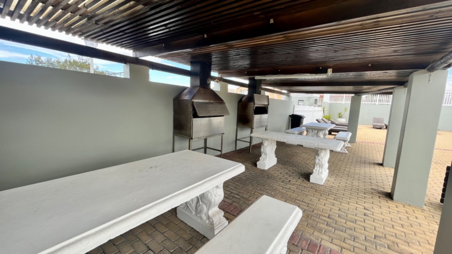 2 Bedroom Property for Sale in Hartenbos Central Western Cape